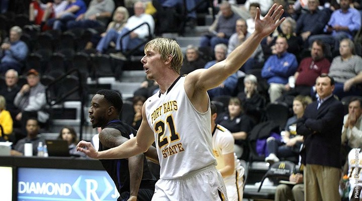 Tigers hold on for upset win at No. 15 Central Missouri