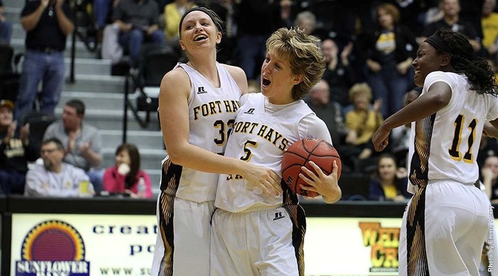 Bohusavsky layup lifts No. 7 FHSU women over Nebraska-Kearney