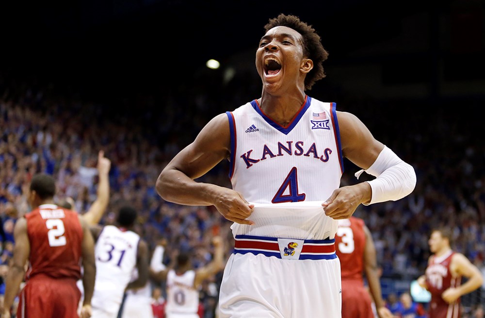 No. 1 Kansas outlasts No. 2 Oklahoma in 3 overtimes