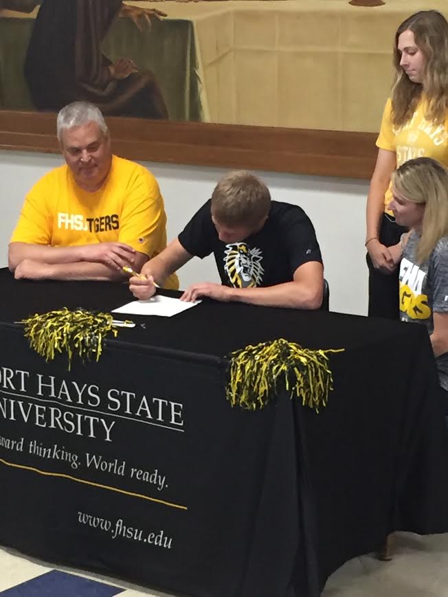 TMP’s Vitztum signs with FHSU basketball