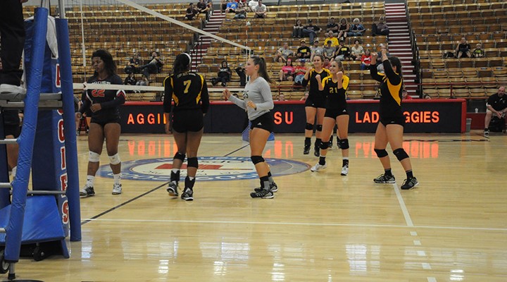 FHSU volleyball wins twice in Oklahoma to remain unbeaten