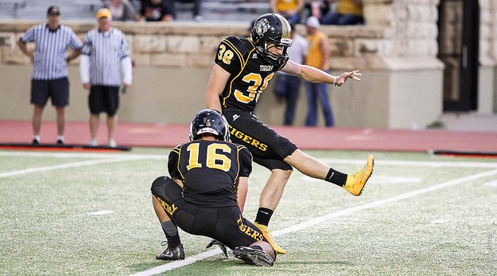 Brandon Brown named D2Football.com Co-Special Teams Player of the Week