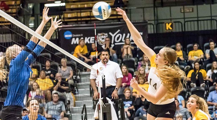 FHSU volleyball swept at No. 15 Central Missouri