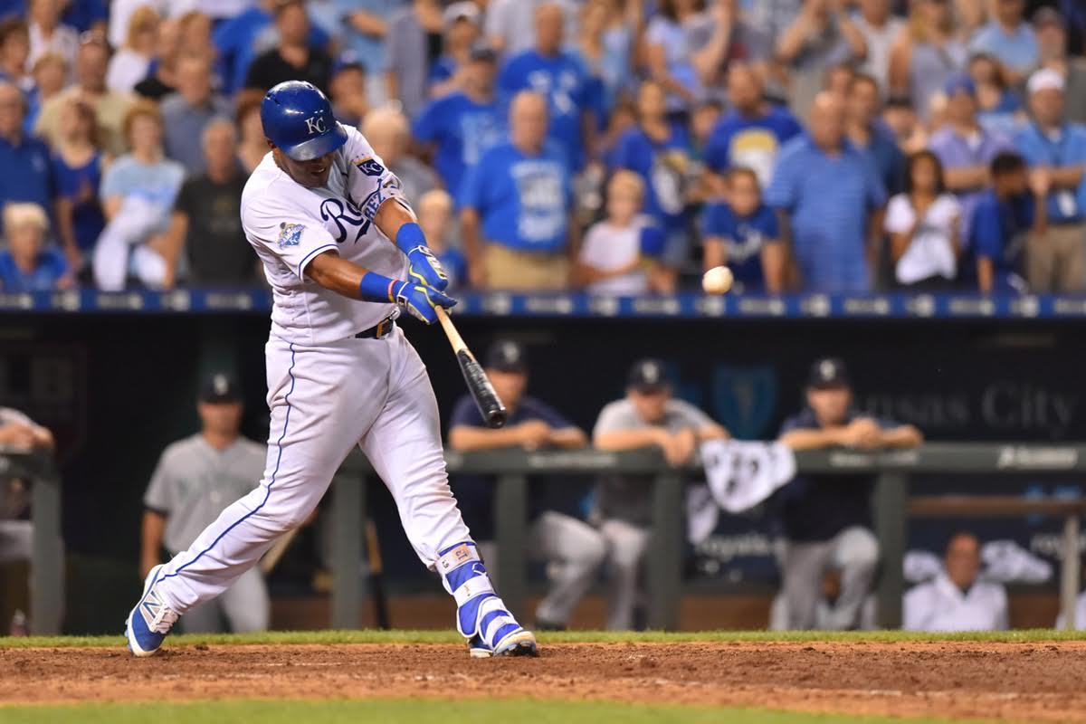 Perez wins Silver Slugger Award