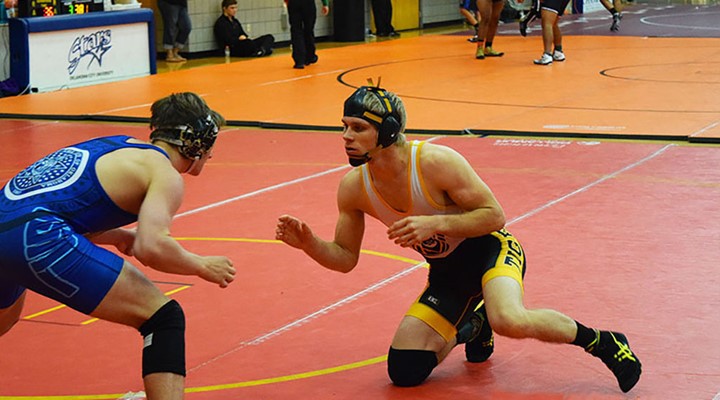 FHSU wrestling moves up in national rankings