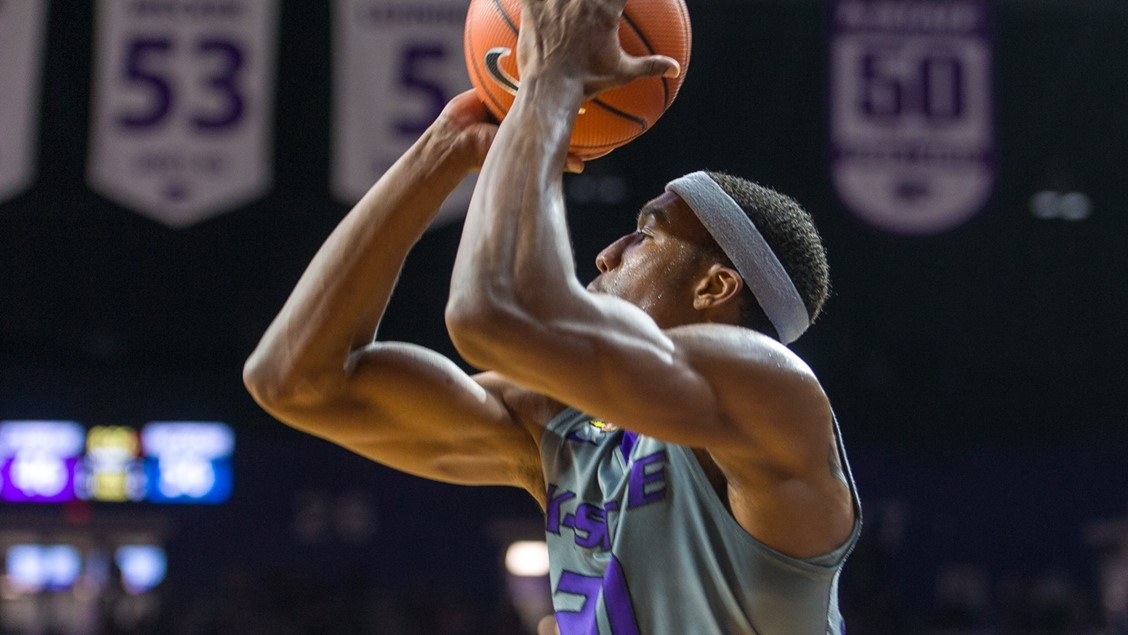 No. 6 West Virginia holds off Kansas State