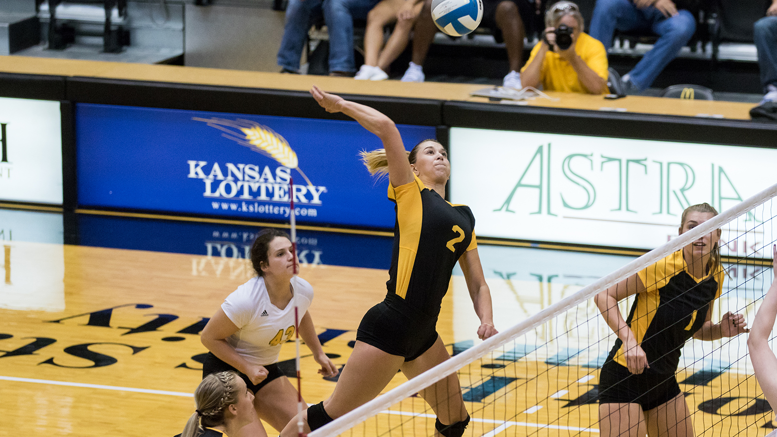 FHSU volleyball rallies for five-set win over Bearcats